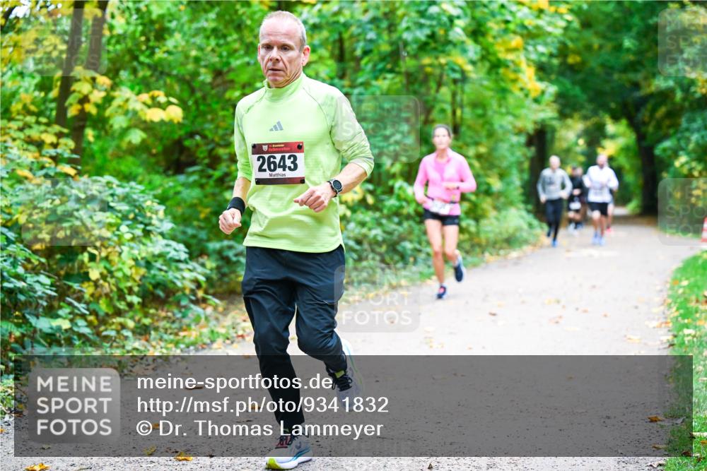 12.10.2025 - Bramfelder Halbmarathon 2025 Dr. Thomas Lammeyer http://msf.ph/oto/9341832 12.10.2025 09:53:07 Laufen 34, 2643 meine-sportfotos.de