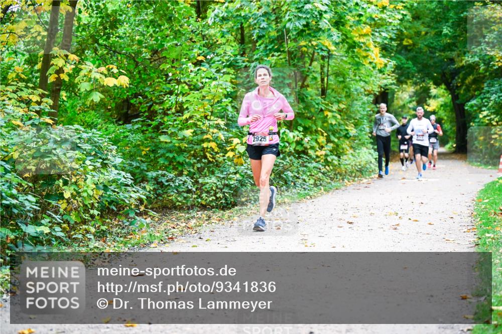 12.10.2025 - Bramfelder Halbmarathon 2025 Dr. Thomas Lammeyer http://msf.ph/oto/9341836 12.10.2025 09:53:08 Laufen 2925 meine-sportfotos.de