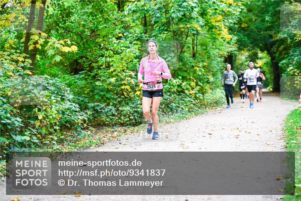 12.10.2025 - Bramfelder Halbmarathon 2025 Dr. Thomas Lammeyer http://msf.ph/oto/9341837 12.10.2025 09:53:08 Laufen 2925, 978 meine-sportfotos.de