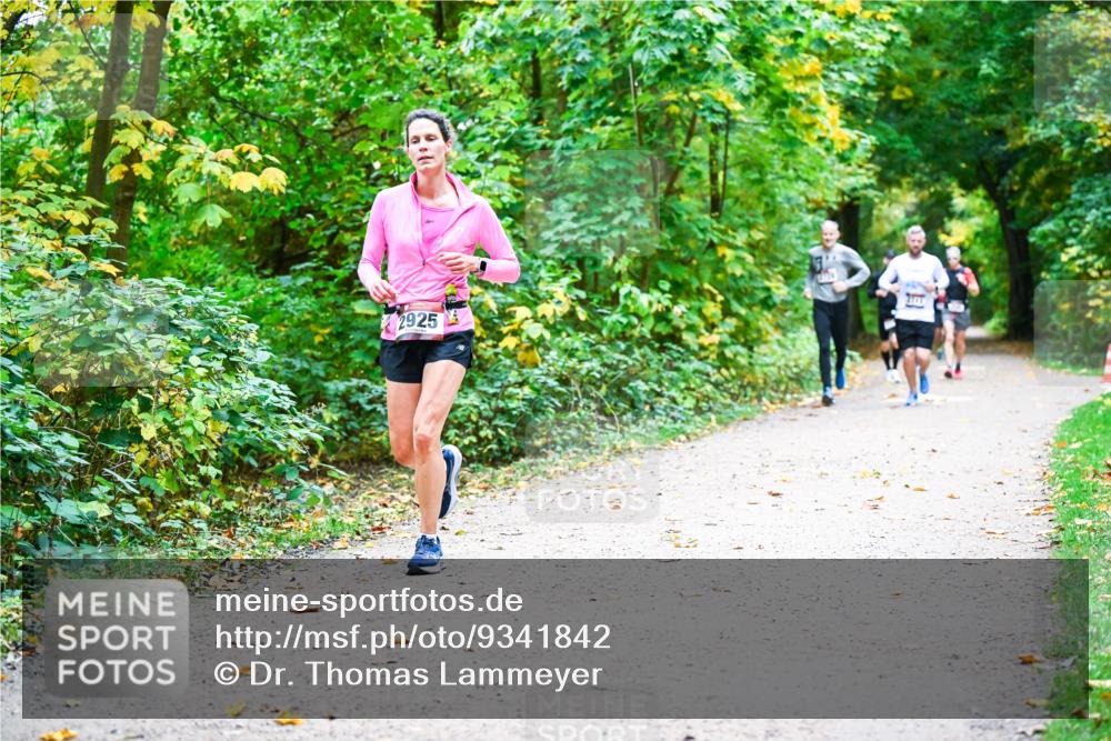 12.10.2025 - Bramfelder Halbmarathon 2025 Dr. Thomas Lammeyer http://msf.ph/oto/9341842 12.10.2025 09:53:09 Laufen 2925 meine-sportfotos.de