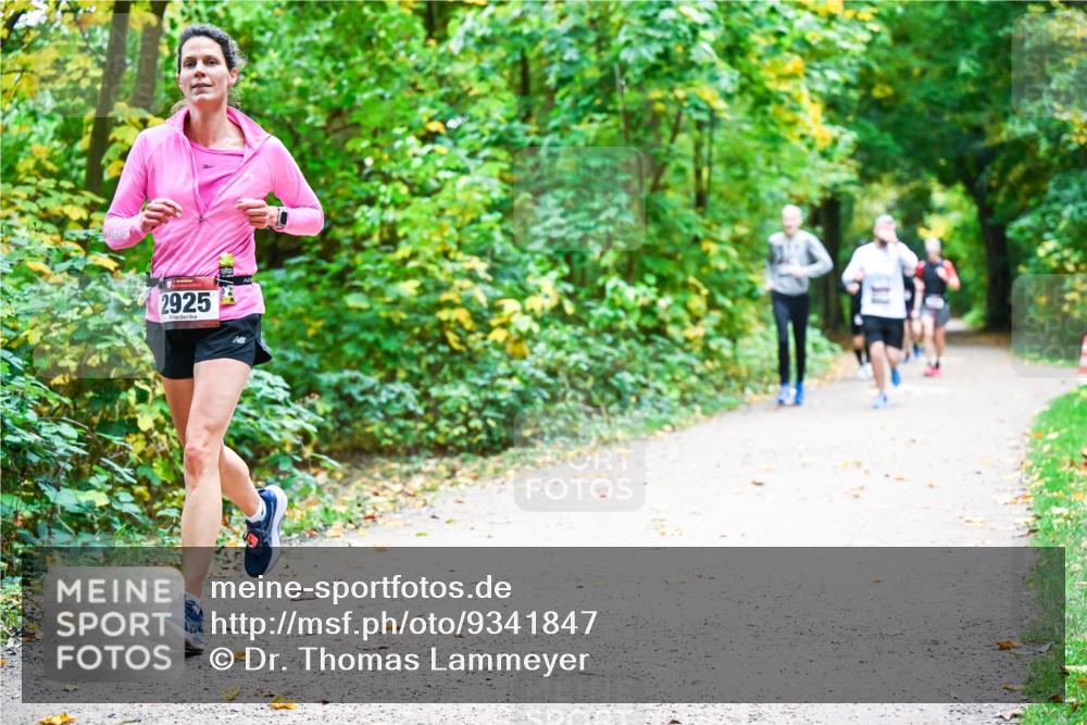 12.10.2025 - Bramfelder Halbmarathon 2025 Dr. Thomas Lammeyer http://msf.ph/oto/9341847 12.10.2025 09:53:10 Laufen 2925 meine-sportfotos.de