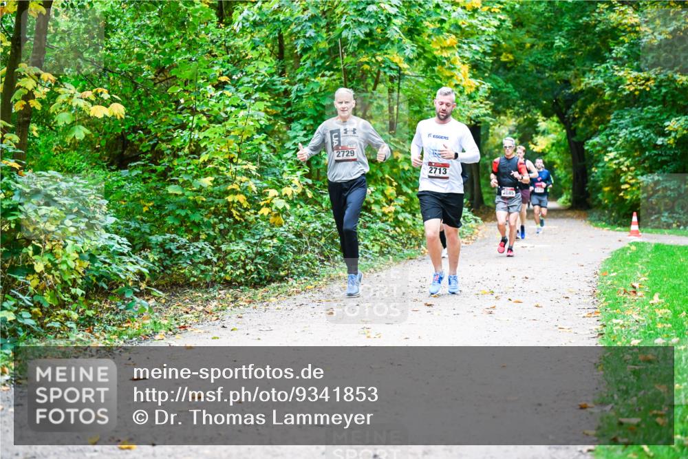 12.10.2025 - Bramfelder Halbmarathon 2025 Dr. Thomas Lammeyer http://msf.ph/oto/9341853 12.10.2025 09:53:12 Laufen 2729, 2713, 2685 meine-sportfotos.de