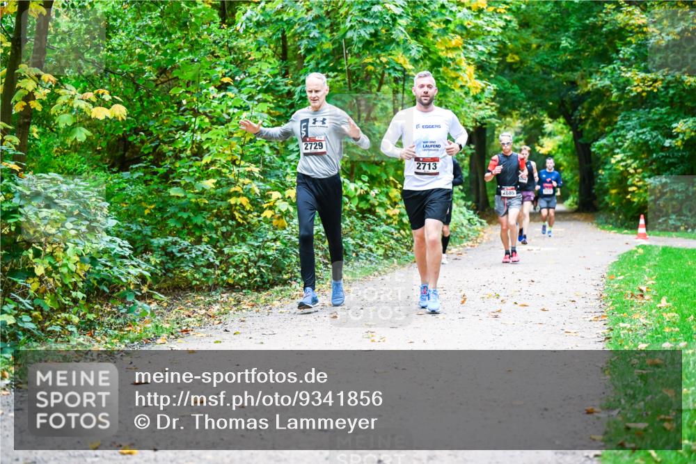 12.10.2025 - Bramfelder Halbmarathon 2025 Dr. Thomas Lammeyer http://msf.ph/oto/9341856 12.10.2025 09:53:13 Laufen 2729, 2713, 2685 meine-sportfotos.de