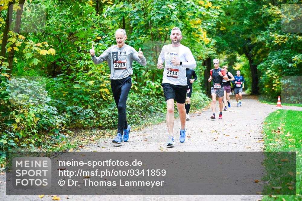 12.10.2025 - Bramfelder Halbmarathon 2025 Dr. Thomas Lammeyer http://msf.ph/oto/9341859 12.10.2025 09:53:13 Laufen 2729, 2713, 2685 meine-sportfotos.de