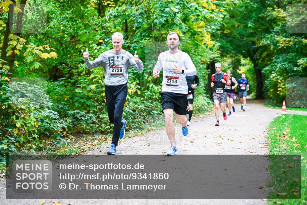12.10.2025 - Bramfelder Halbmarathon 2025 Dr. Thomas Lammeyer http://msf.ph/oto/9341860 12.10.2025 09:53:13 Laufen 2729, 2713, 747, 2685 meine-sportfotos.de