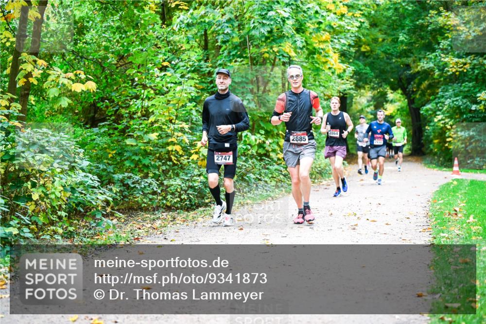 12.10.2025 - Bramfelder Halbmarathon 2025 Dr. Thomas Lammeyer http://msf.ph/oto/9341873 12.10.2025 09:53:15 Laufen 2747, 2864, 2685, 2930 meine-sportfotos.de