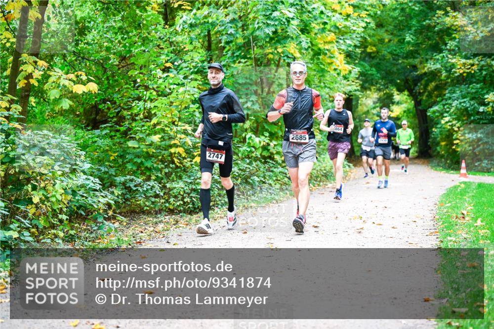 12.10.2025 - Bramfelder Halbmarathon 2025 Dr. Thomas Lammeyer http://msf.ph/oto/9341874 12.10.2025 09:53:16 Laufen 2747, 2685, 864, 2930 meine-sportfotos.de