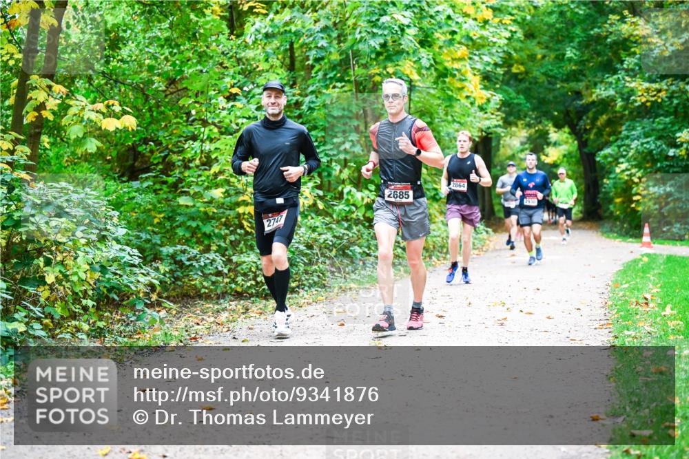 12.10.2025 - Bramfelder Halbmarathon 2025 Dr. Thomas Lammeyer http://msf.ph/oto/9341876 12.10.2025 09:53:16 Laufen 2747, 2864, 2685, 2930 meine-sportfotos.de