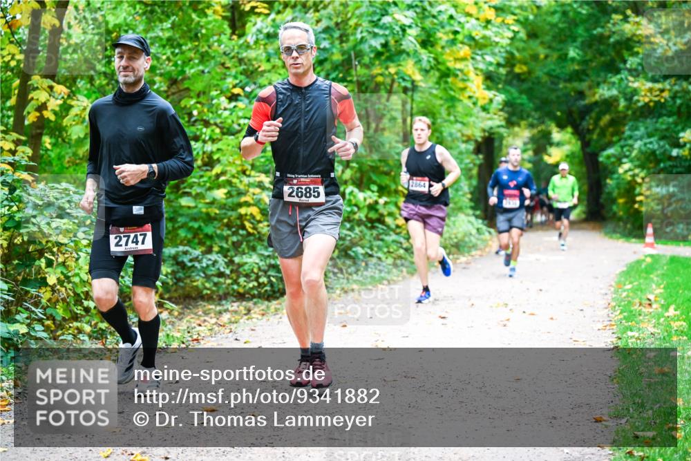 12.10.2025 - Bramfelder Halbmarathon 2025 Dr. Thomas Lammeyer http://msf.ph/oto/9341882 12.10.2025 09:53:17 Laufen 2747, 2685, 2864 meine-sportfotos.de