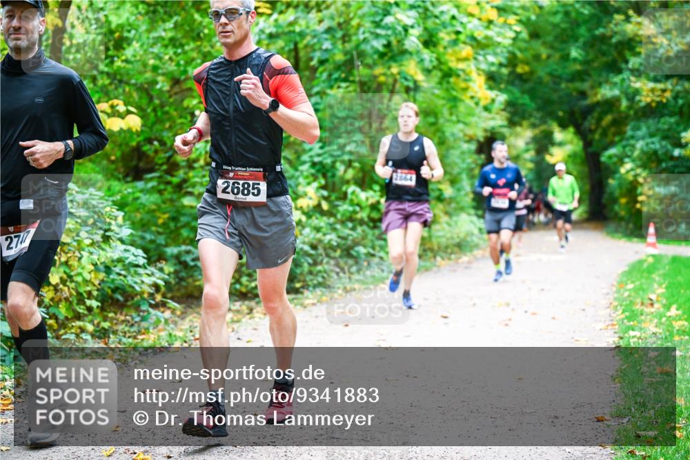 12.10.2025 - Bramfelder Halbmarathon 2025 Dr. Thomas Lammeyer http://msf.ph/oto/9341883 12.10.2025 09:53:17 Laufen 277, 2685, 2864 meine-sportfotos.de