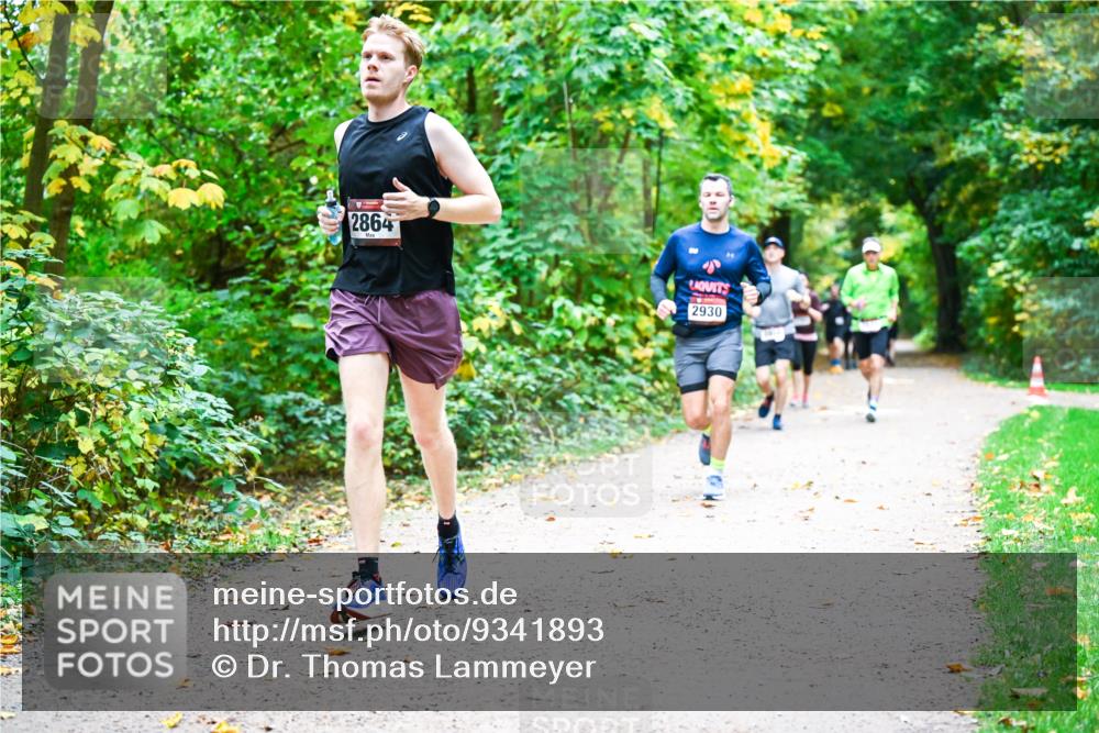 12.10.2025 - Bramfelder Halbmarathon 2025 Dr. Thomas Lammeyer http://msf.ph/oto/9341893 12.10.2025 09:53:19 Laufen 2864, 2930 meine-sportfotos.de