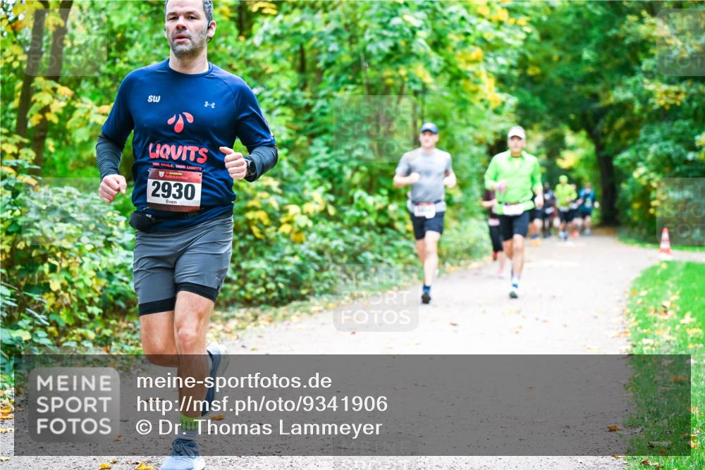12.10.2025 - Bramfelder Halbmarathon 2025 Dr. Thomas Lammeyer http://msf.ph/oto/9341906 12.10.2025 09:53:21 Laufen 2930 meine-sportfotos.de