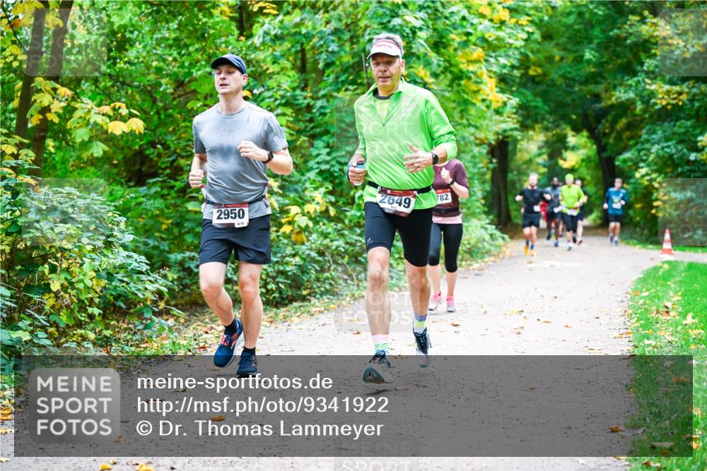 12.10.2025 - Bramfelder Halbmarathon 2025 Dr. Thomas Lammeyer http://msf.ph/oto/9341922 12.10.2025 09:53:23 Laufen 2950, 852, 2049, 82 meine-sportfotos.de