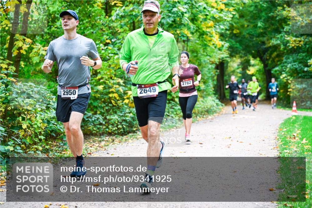 12.10.2025 - Bramfelder Halbmarathon 2025 Dr. Thomas Lammeyer http://msf.ph/oto/9341925 12.10.2025 09:53:24 Laufen 2950, 52, 2649, 2782 meine-sportfotos.de