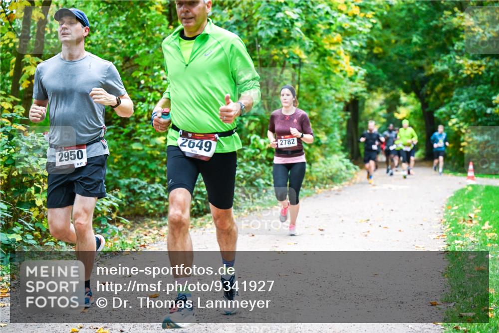 12.10.2025 - Bramfelder Halbmarathon 2025 Dr. Thomas Lammeyer http://msf.ph/oto/9341927 12.10.2025 09:53:24 Laufen 2950, 52, 2649, 2782 meine-sportfotos.de