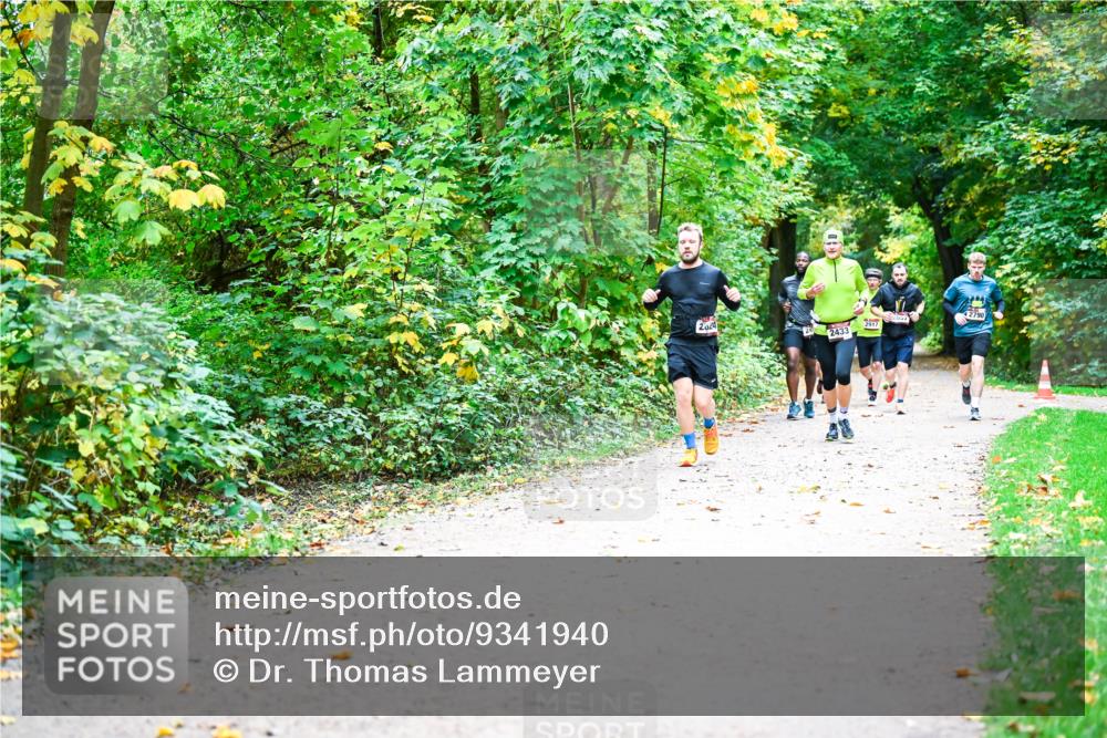 12.10.2025 - Bramfelder Halbmarathon 2025 Dr. Thomas Lammeyer http://msf.ph/oto/9341940 12.10.2025 09:53:28 Laufen 2824, 2433, 2917 meine-sportfotos.de