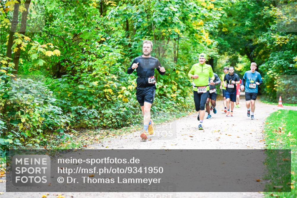 12.10.2025 - Bramfelder Halbmarathon 2025 Dr. Thomas Lammeyer http://msf.ph/oto/9341950 12.10.2025 09:53:30 Laufen 2824, 2433, 24, 2790 meine-sportfotos.de