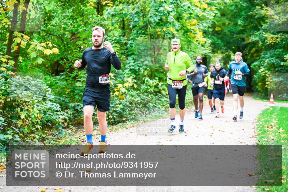 12.10.2025 - Bramfelder Halbmarathon 2025 Dr. Thomas Lammeyer http://msf.ph/oto/9341957 12.10.2025 09:53:31 Laufen 2824, 2433, 2790 meine-sportfotos.de