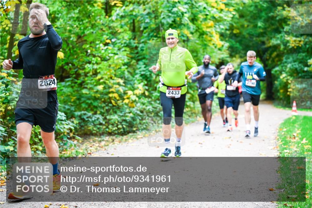 12.10.2025 - Bramfelder Halbmarathon 2025 Dr. Thomas Lammeyer http://msf.ph/oto/9341961 12.10.2025 09:53:31 Laufen 2824, 2433 meine-sportfotos.de