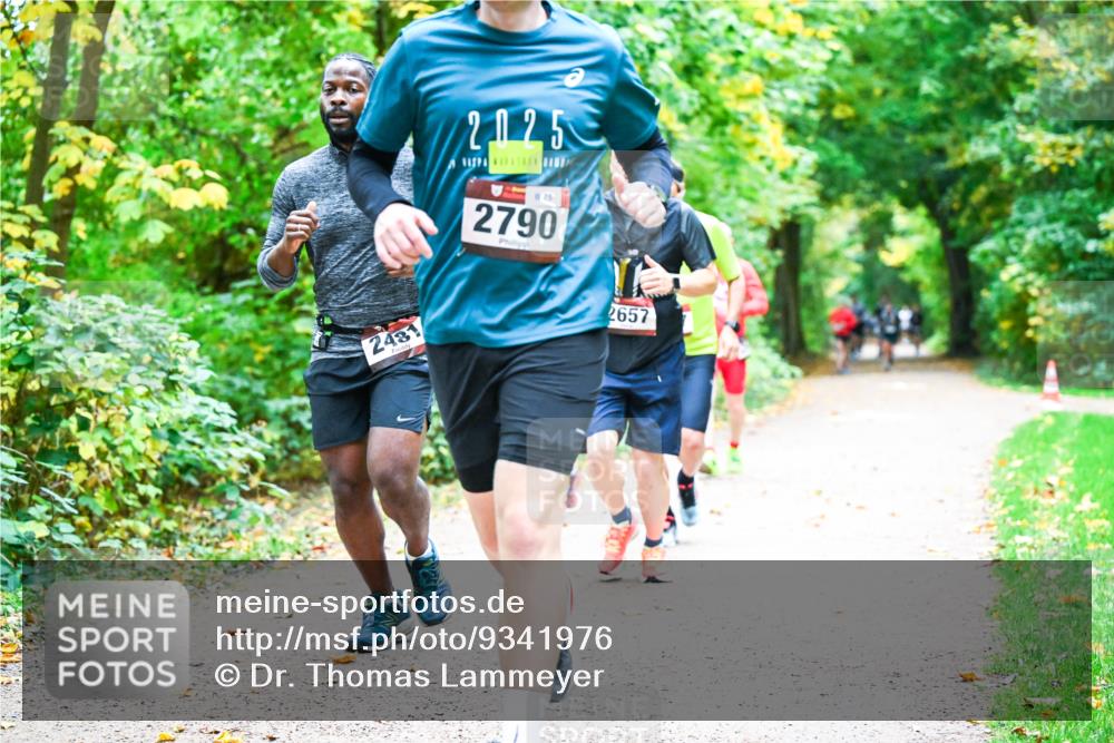 12.10.2025 - Bramfelder Halbmarathon 2025 Dr. Thomas Lammeyer http://msf.ph/oto/9341976 12.10.2025 09:53:34 Laufen 2481, 2025, 1875, 2790, 2657 meine-sportfotos.de
