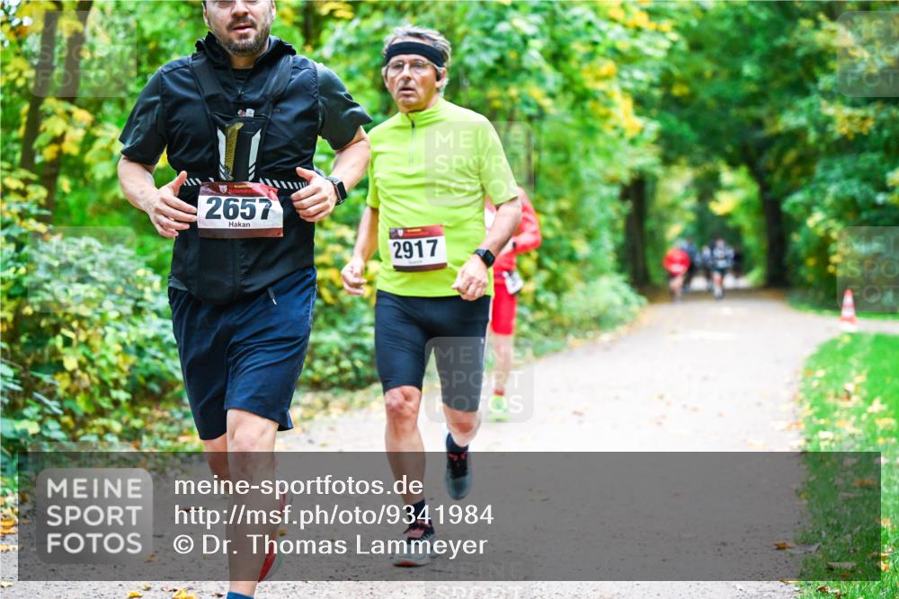 12.10.2025 - Bramfelder Halbmarathon 2025 Dr. Thomas Lammeyer http://msf.ph/oto/9341984 12.10.2025 09:53:35 Laufen 2657, 2917 meine-sportfotos.de