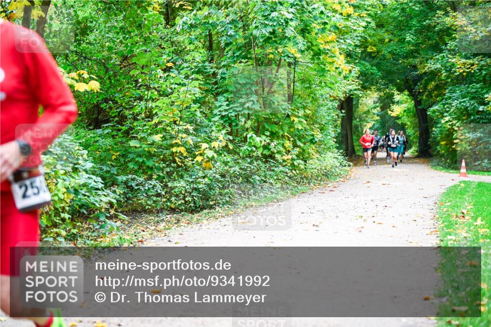 12.10.2025 - Bramfelder Halbmarathon 2025 Dr. Thomas Lammeyer http://msf.ph/oto/9341992 12.10.2025 09:53:38 Laufen 251 meine-sportfotos.de