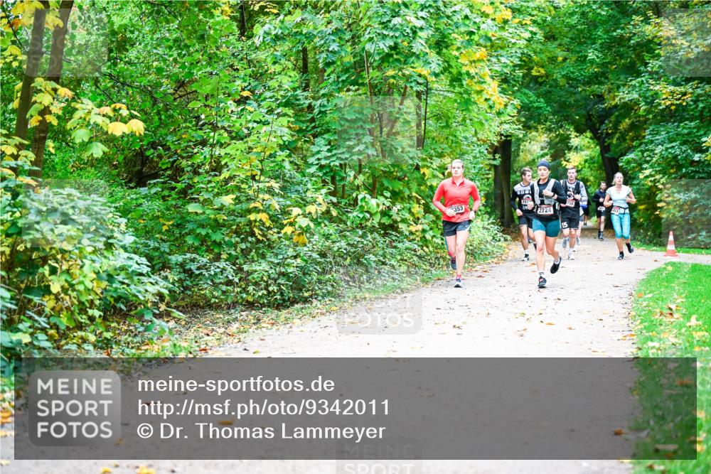 12.10.2025 - Bramfelder Halbmarathon 2025 Dr. Thomas Lammeyer http://msf.ph/oto/9342011 12.10.2025 09:53:45 Laufen 353, 287, 2724, 15 meine-sportfotos.de