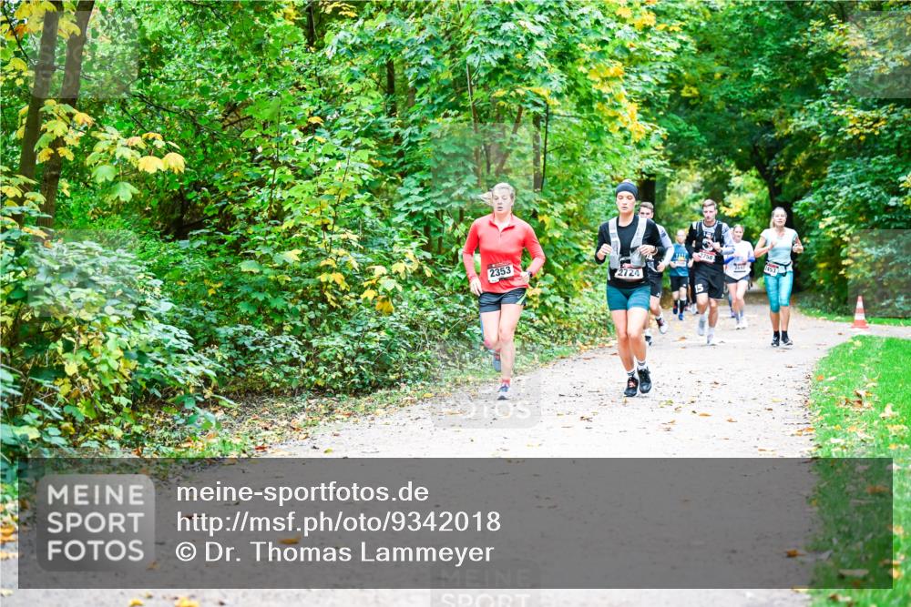 12.10.2025 - Bramfelder Halbmarathon 2025 Dr. Thomas Lammeyer http://msf.ph/oto/9342018 12.10.2025 09:53:47 Laufen 2353, 2724, 1758, 15, 2453 meine-sportfotos.de