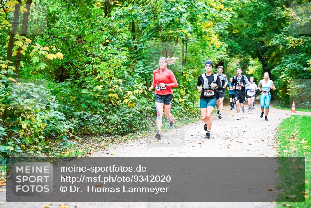 12.10.2025 - Bramfelder Halbmarathon 2025 Dr. Thomas Lammeyer http://msf.ph/oto/9342020 12.10.2025 09:53:47 Laufen 2724 meine-sportfotos.de