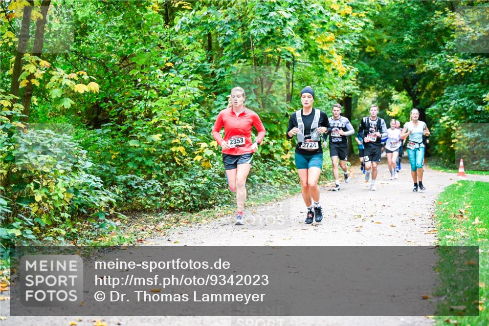 12.10.2025 - Bramfelder Halbmarathon 2025 Dr. Thomas Lammeyer http://msf.ph/oto/9342023 12.10.2025 09:53:48 Laufen 2353, 2724, 2872, 758, 2697, 2453 meine-sportfotos.de