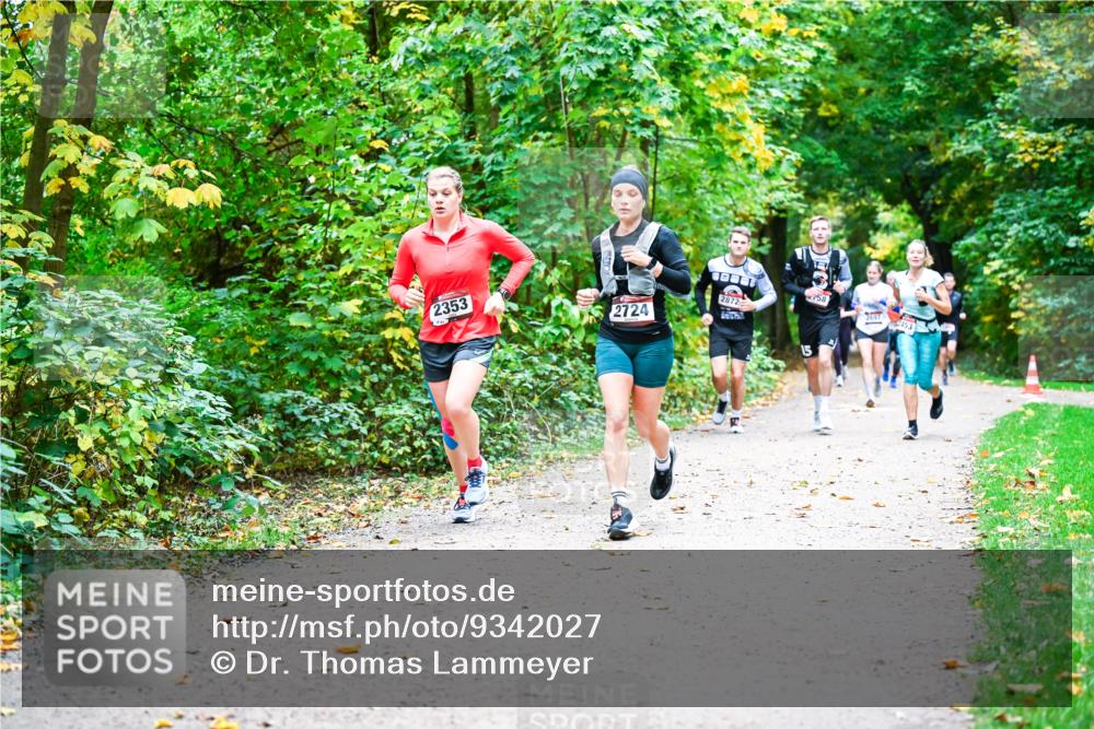 12.10.2025 - Bramfelder Halbmarathon 2025 Dr. Thomas Lammeyer http://msf.ph/oto/9342027 12.10.2025 09:53:48 Laufen 2353, 2724, 18885, 2872, 15, 758, 453 meine-sportfotos.de