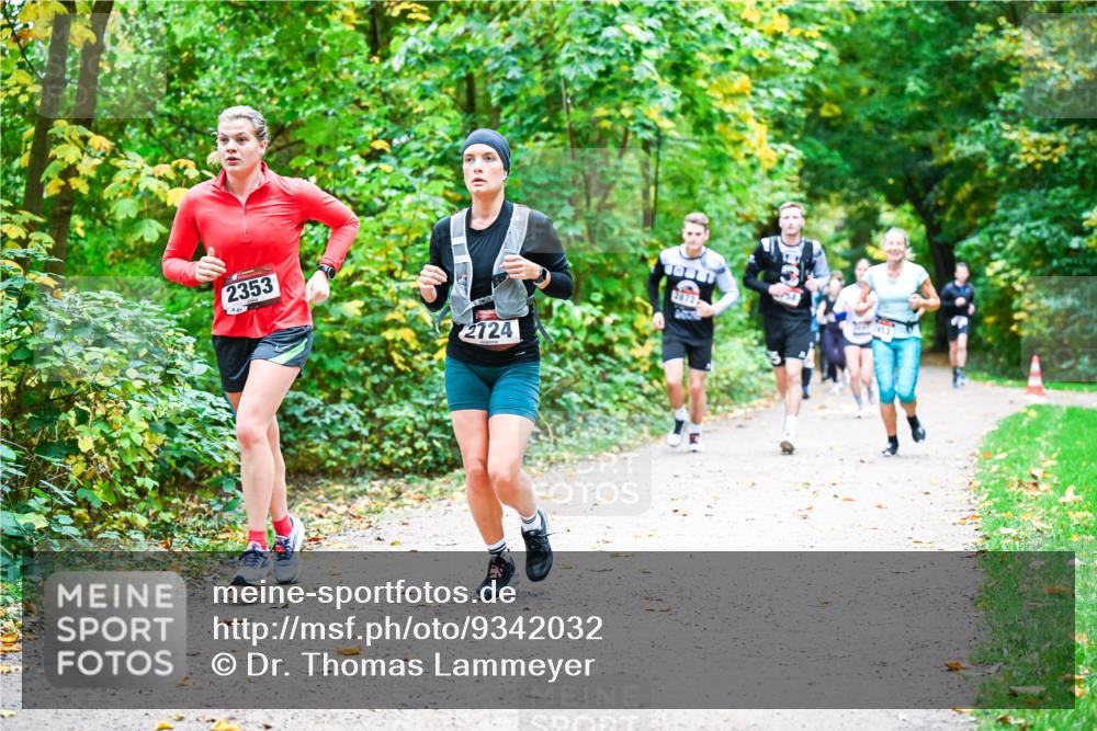 12.10.2025 - Bramfelder Halbmarathon 2025 Dr. Thomas Lammeyer http://msf.ph/oto/9342032 12.10.2025 09:53:49 Laufen 2353, 2724, 2872 meine-sportfotos.de