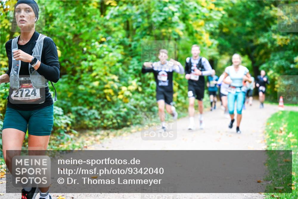 12.10.2025 - Bramfelder Halbmarathon 2025 Dr. Thomas Lammeyer http://msf.ph/oto/9342040 12.10.2025 09:53:50 Laufen 2724 meine-sportfotos.de