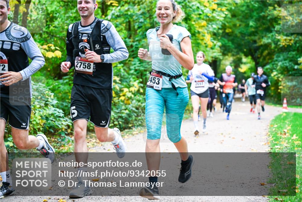 12.10.2025 - Bramfelder Halbmarathon 2025 Dr. Thomas Lammeyer http://msf.ph/oto/9342055 12.10.2025 09:53:52 Laufen 2, 2, 1918, 600, 2758, 600, 453, 58 meine-sportfotos.de