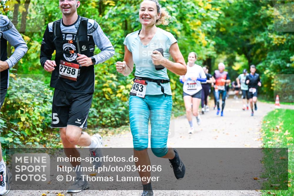 12.10.2025 - Bramfelder Halbmarathon 2025 Dr. Thomas Lammeyer http://msf.ph/oto/9342056 12.10.2025 09:53:52 Laufen 60, 2758, 600, 5, 453, 58 meine-sportfotos.de