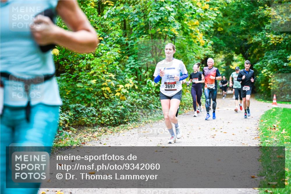 12.10.2025 - Bramfelder Halbmarathon 2025 Dr. Thomas Lammeyer http://msf.ph/oto/9342060 12.10.2025 09:53:53 Laufen 2697, 2709, 2850 meine-sportfotos.de