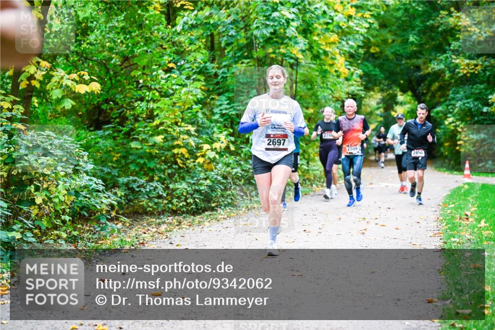 12.10.2025 - Bramfelder Halbmarathon 2025 Dr. Thomas Lammeyer http://msf.ph/oto/9342062 12.10.2025 09:53:54 Laufen 2697, 279, 2709, 2850 meine-sportfotos.de