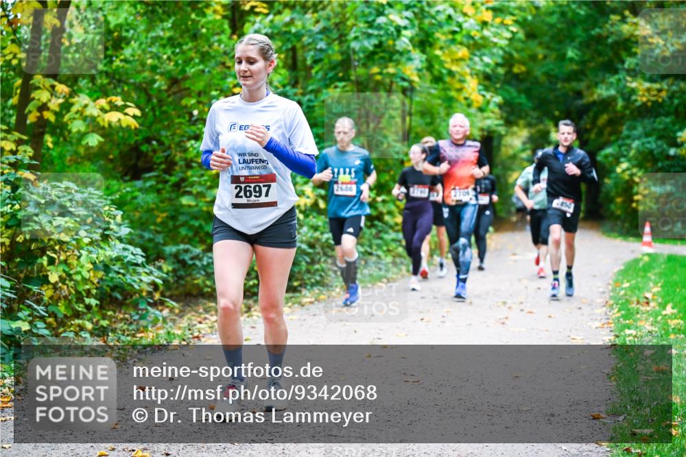 12.10.2025 - Bramfelder Halbmarathon 2025 Dr. Thomas Lammeyer http://msf.ph/oto/9342068 12.10.2025 09:53:54 Laufen 5, 2697, 125, 2686, 2705, 2450 meine-sportfotos.de