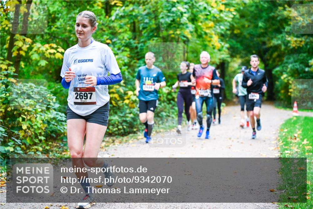 12.10.2025 - Bramfelder Halbmarathon 2025 Dr. Thomas Lammeyer http://msf.ph/oto/9342070 12.10.2025 09:53:55 Laufen 2697 meine-sportfotos.de
