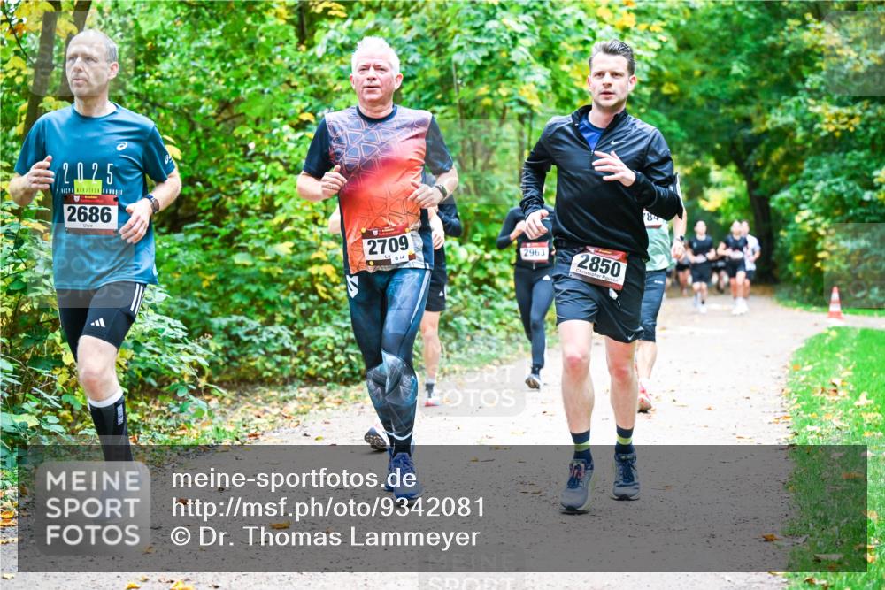12.10.2025 - Bramfelder Halbmarathon 2025 Dr. Thomas Lammeyer http://msf.ph/oto/9342081 12.10.2025 09:53:57 Laufen 2025, 2686, 2709, 14, 2963, 2850 meine-sportfotos.de