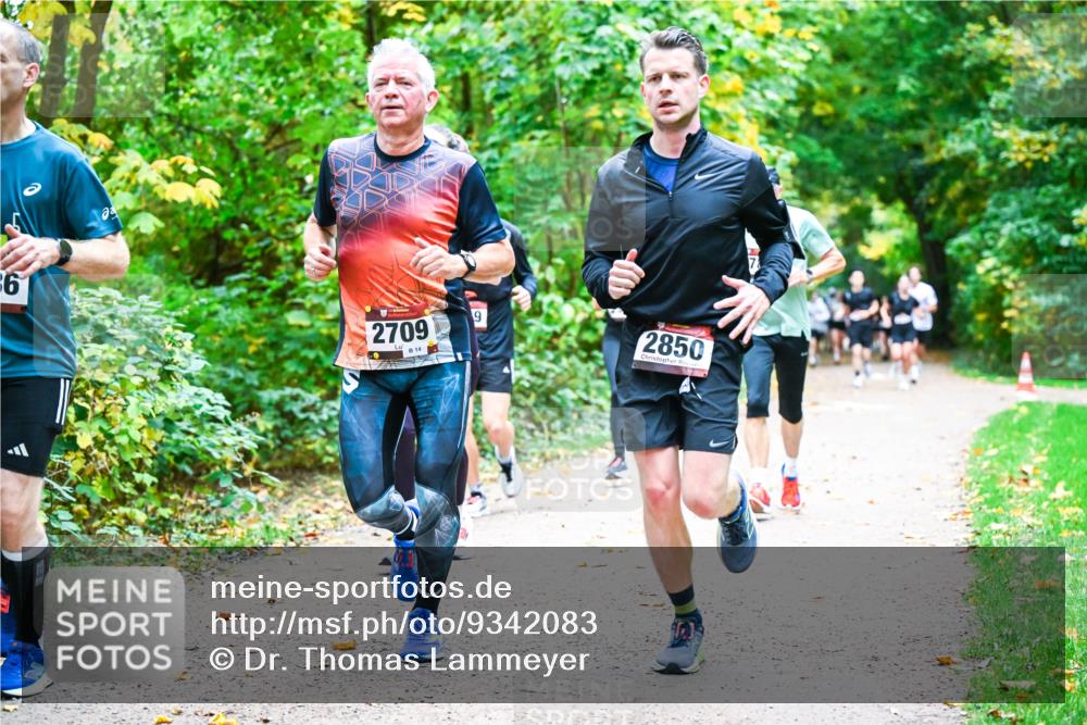 12.10.2025 - Bramfelder Halbmarathon 2025 Dr. Thomas Lammeyer http://msf.ph/oto/9342083 12.10.2025 09:53:57 Laufen 6, 2709, 14, 9, 2850 meine-sportfotos.de