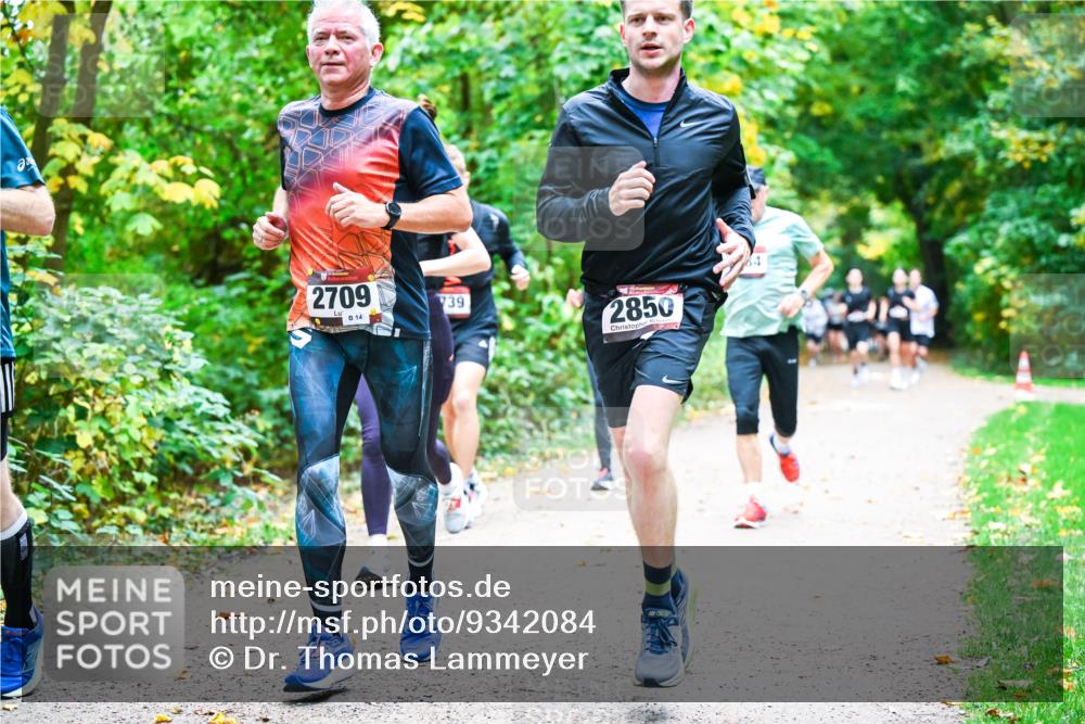12.10.2025 - Bramfelder Halbmarathon 2025 Dr. Thomas Lammeyer http://msf.ph/oto/9342084 12.10.2025 09:53:57 Laufen 2709, 14, 39, 2850 meine-sportfotos.de