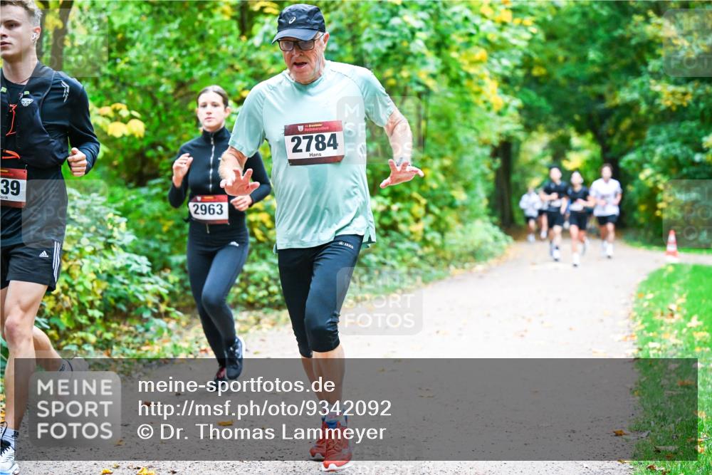 12.10.2025 - Bramfelder Halbmarathon 2025 Dr. Thomas Lammeyer http://msf.ph/oto/9342092 12.10.2025 09:53:59 Laufen 2784, 39, 2963 meine-sportfotos.de