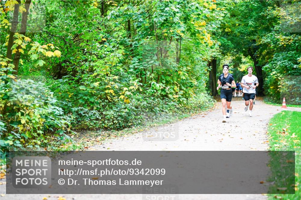12.10.2025 - Bramfelder Halbmarathon 2025 Dr. Thomas Lammeyer http://msf.ph/oto/9342099 12.10.2025 09:54:01 Laufen 2977, 2777 meine-sportfotos.de