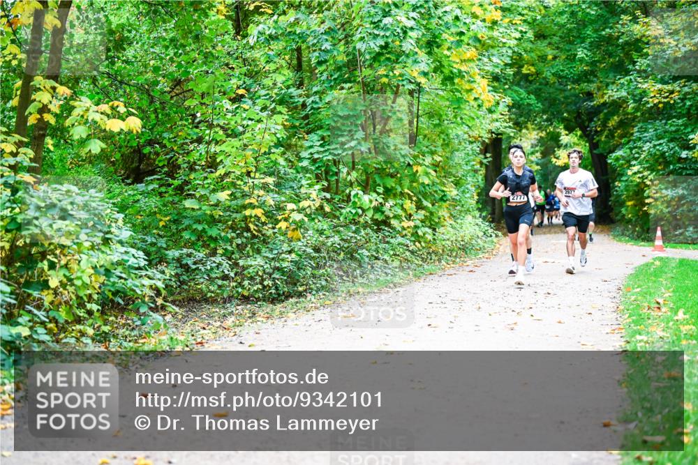 12.10.2025 - Bramfelder Halbmarathon 2025 Dr. Thomas Lammeyer http://msf.ph/oto/9342101 12.10.2025 09:54:01 Laufen 2777, 2972 meine-sportfotos.de