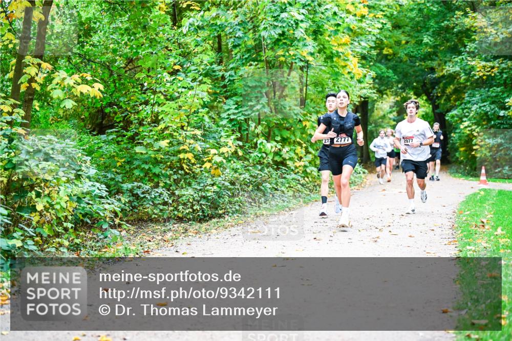 12.10.2025 - Bramfelder Halbmarathon 2025 Dr. Thomas Lammeyer http://msf.ph/oto/9342111 12.10.2025 09:54:03 Laufen 27, 2777, 2977 meine-sportfotos.de