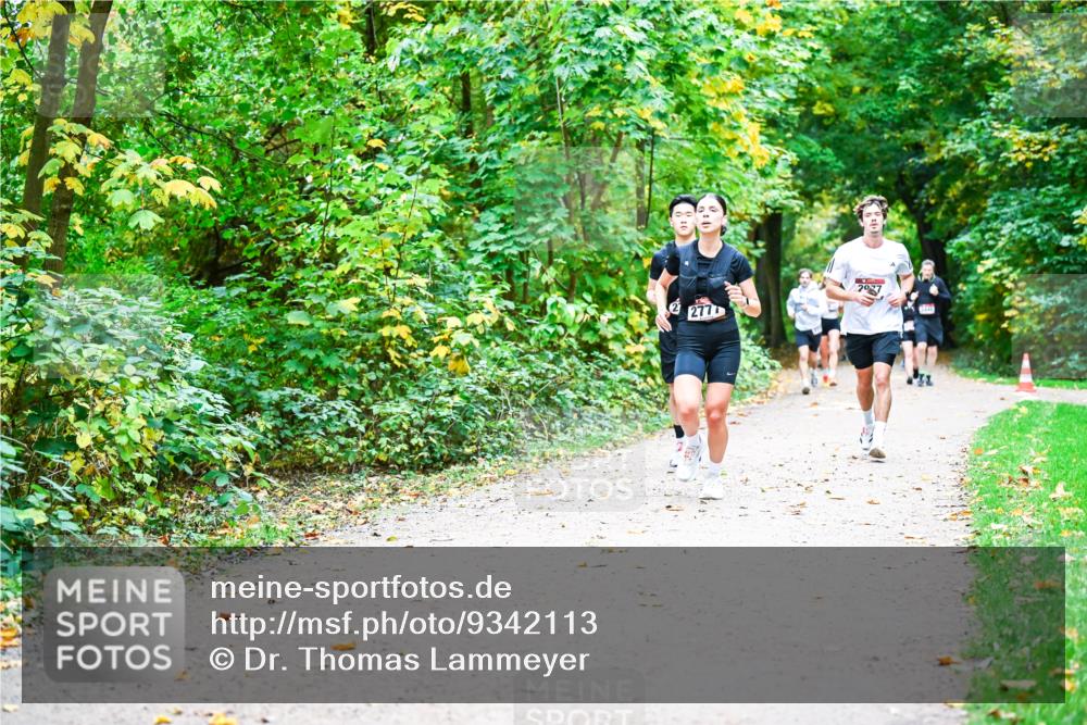 12.10.2025 - Bramfelder Halbmarathon 2025 Dr. Thomas Lammeyer http://msf.ph/oto/9342113 12.10.2025 09:54:03 Laufen 2277, 207 meine-sportfotos.de