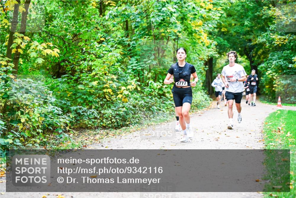 12.10.2025 - Bramfelder Halbmarathon 2025 Dr. Thomas Lammeyer http://msf.ph/oto/9342116 12.10.2025 09:54:03 Laufen 2777 meine-sportfotos.de