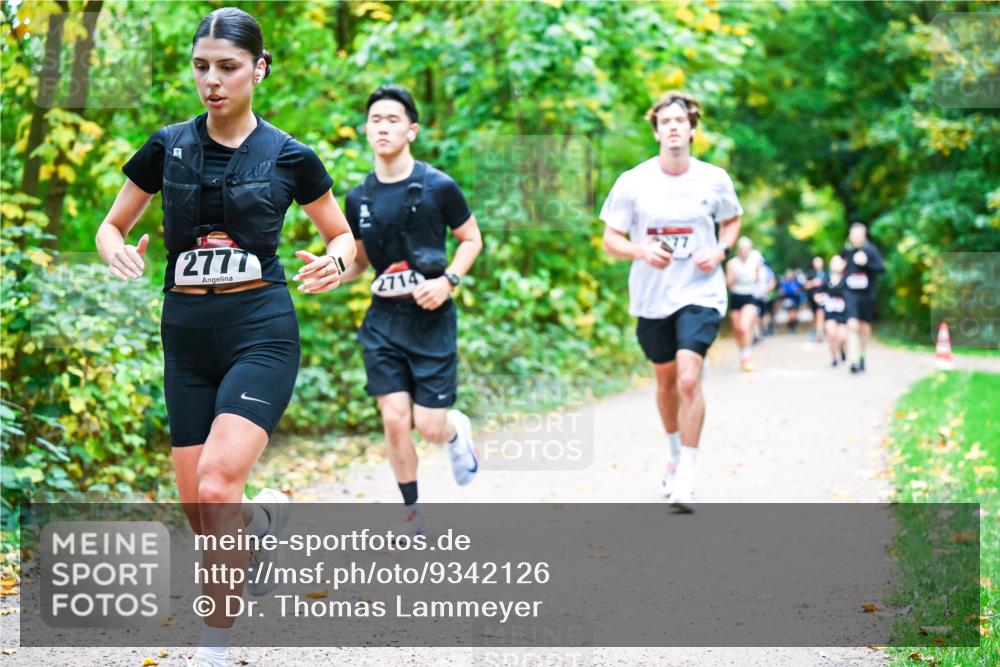 12.10.2025 - Bramfelder Halbmarathon 2025 Dr. Thomas Lammeyer http://msf.ph/oto/9342126 12.10.2025 09:54:05 Laufen 2777, 2714 meine-sportfotos.de