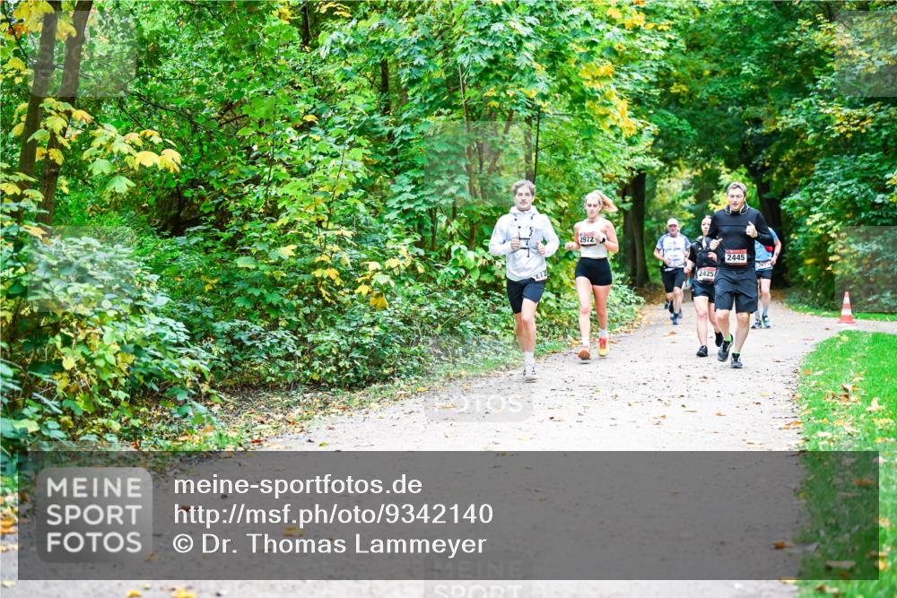 12.10.2025 - Bramfelder Halbmarathon 2025 Dr. Thomas Lammeyer http://msf.ph/oto/9342140 12.10.2025 09:54:08 Laufen 273, 2972, 2425, 2445 meine-sportfotos.de